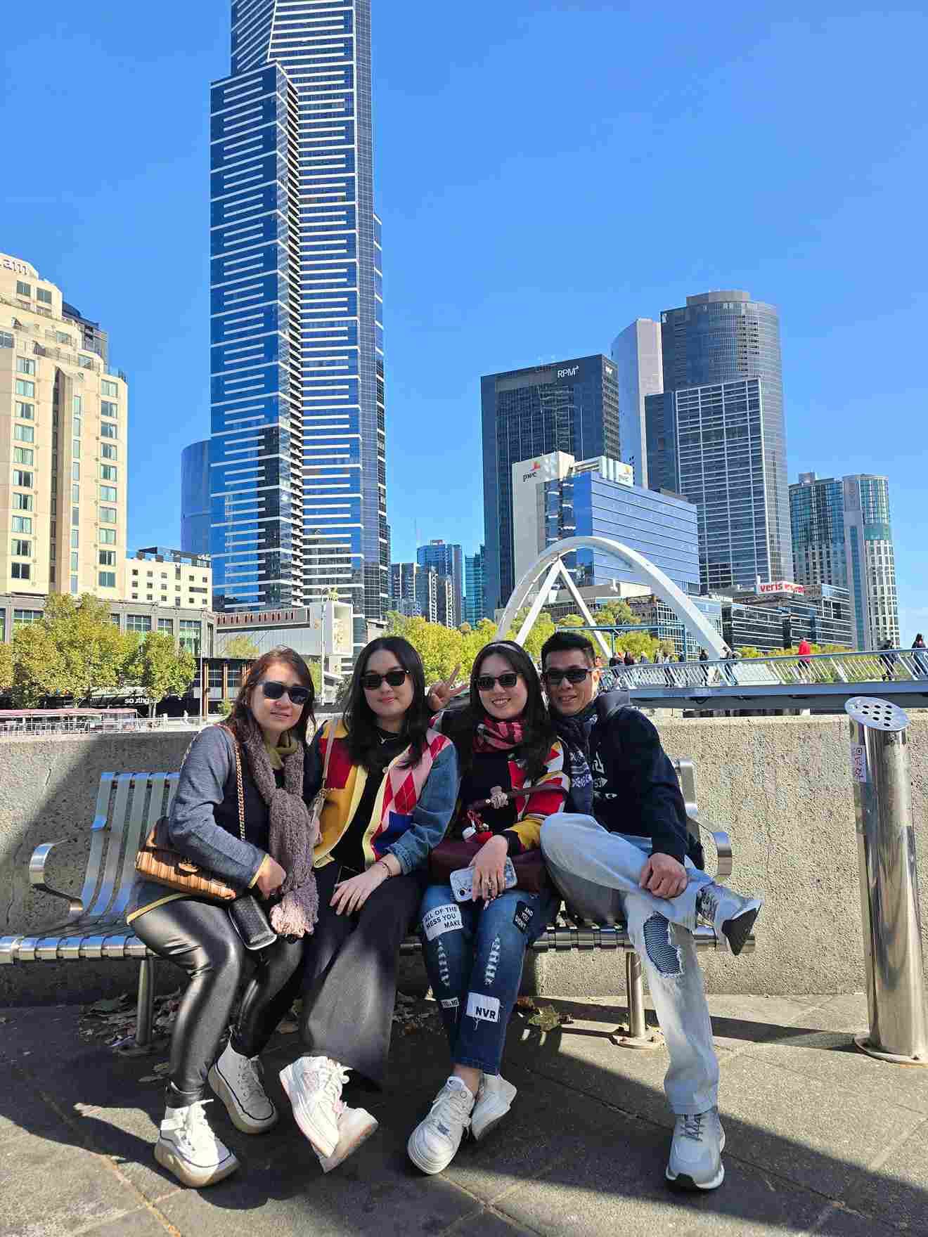 AUTUMN IN AUSTRALIA (SYDNEY-MELBOURNE)