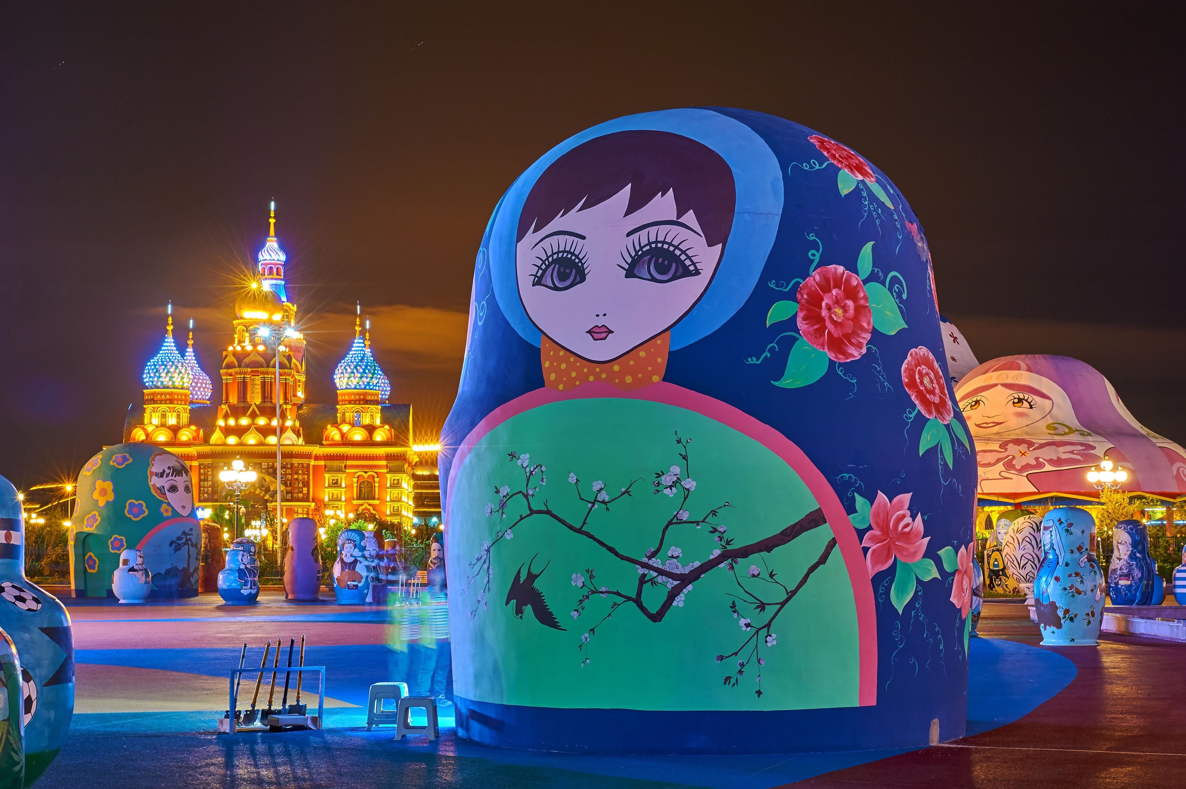 Manzhouli Matryoshka Square 1